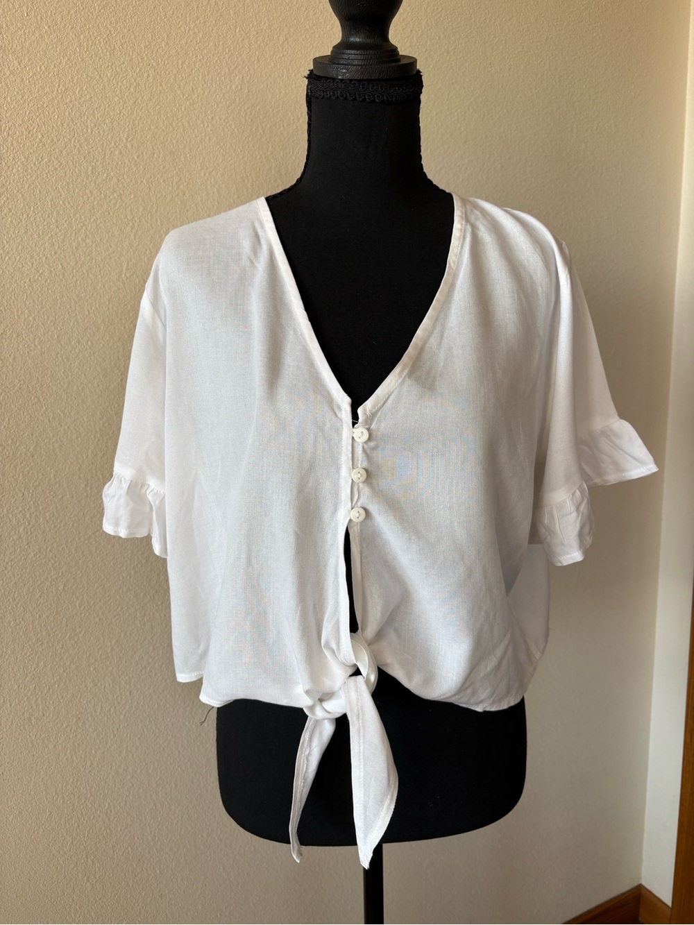 Womens Platinum Fashion white crop top size M